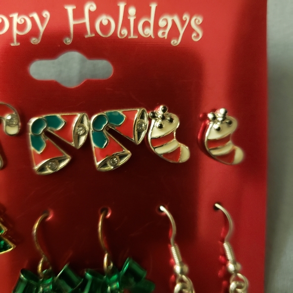 Assortment of Holiday/Winter earrings - Picture 4 of 5